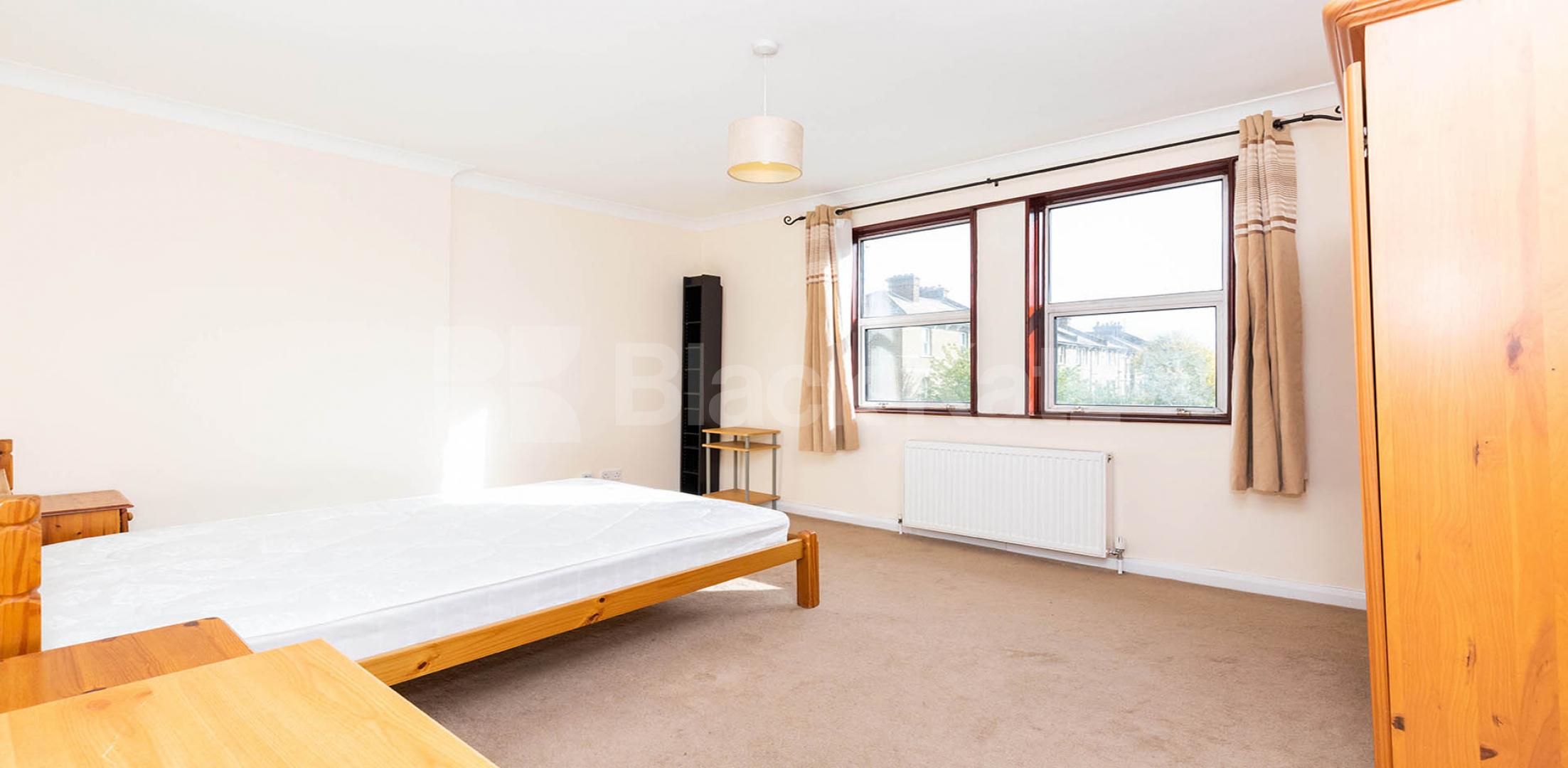 			NEW INSTRUCTION!, 2 Bedroom, 1 bath, 1 reception Flat			 North Villas, CAMDEN SQUARE